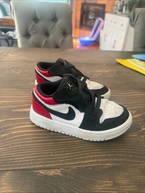 Jordan Nike Kids Low-Top Sneakers - 11C